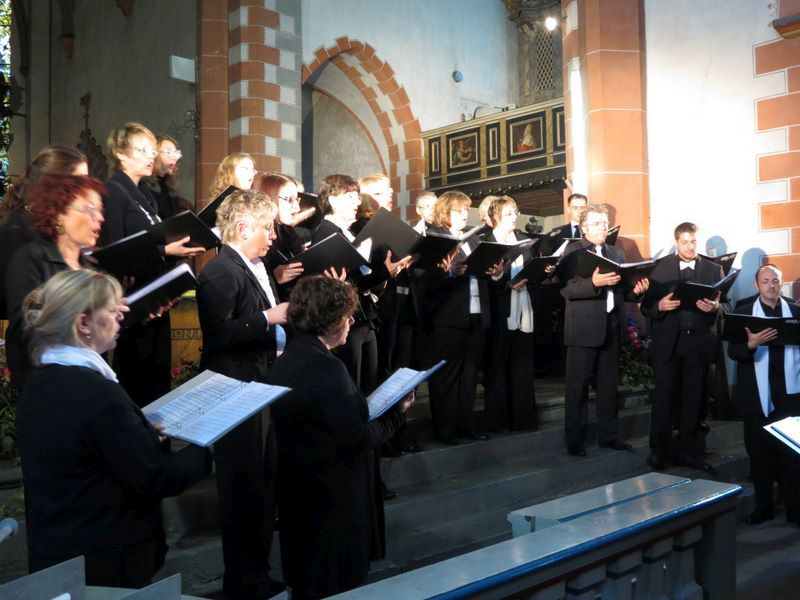 Chormusik wird mit biblischen Texten bereichert